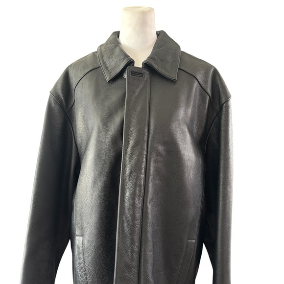 Danier Men’s Classic Black Leather Coat - Picture 2 of 12